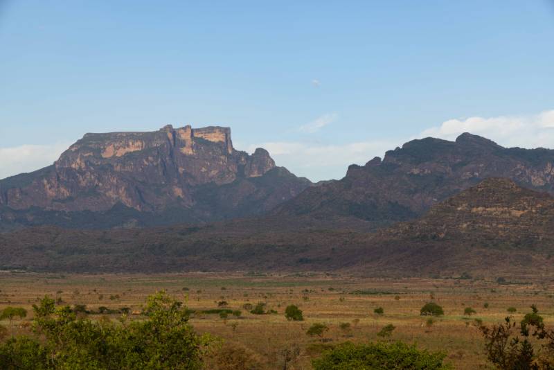Mount Kadam over the open plains of Pian Upe